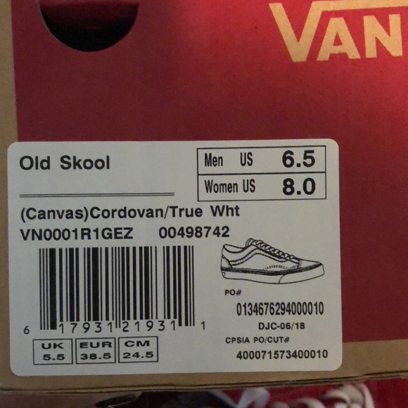 Red vans - Picture 3 of 3